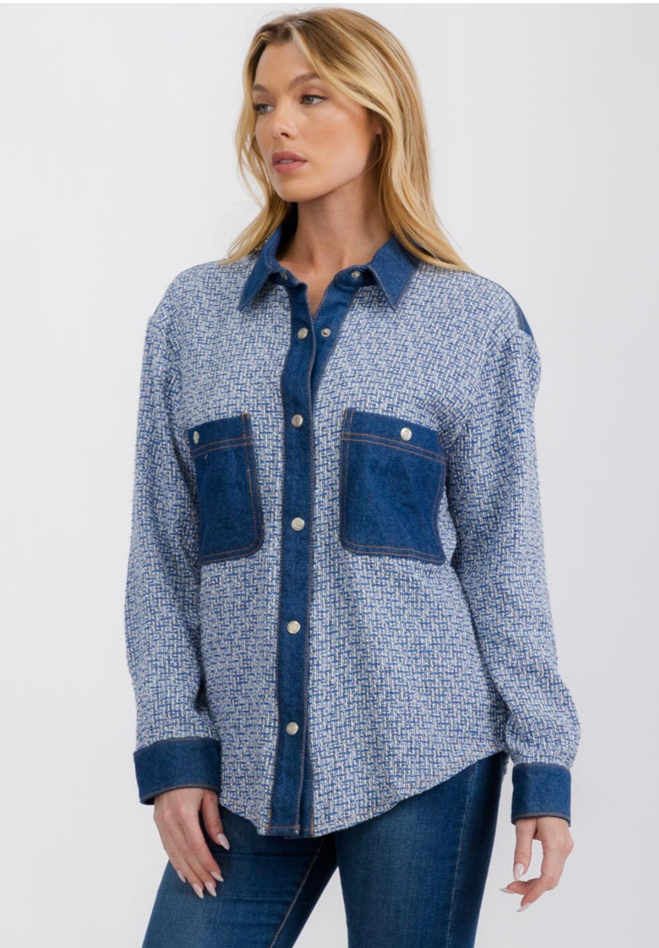 BUTTON CLOSURE CONTRAST DENIM JACKET
